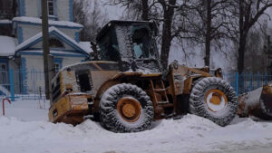 В Пермском крае «бешеный» трактор крушил дома и машины